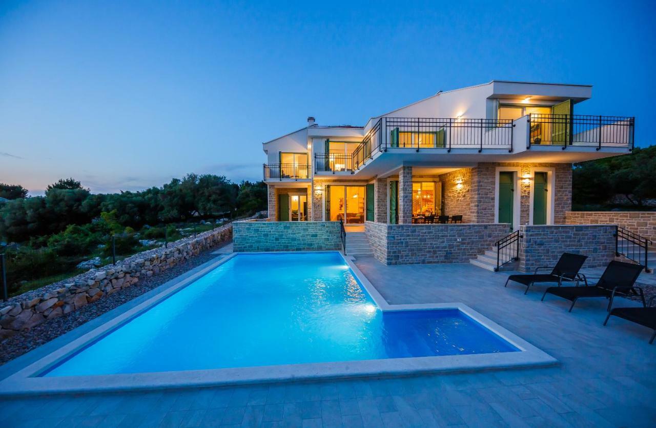 Villa Bramasole Lun نوفاليا المظهر الخارجي الصورة